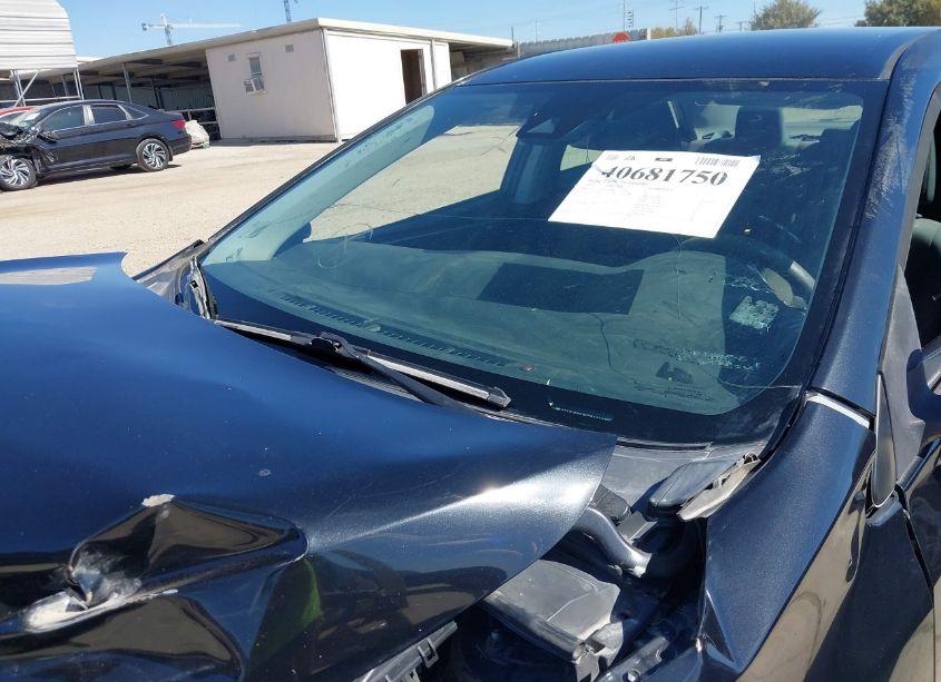 Photo 20 of 2019 Toyota Corolla LE (VIN 5YFBURHE9KP941117)