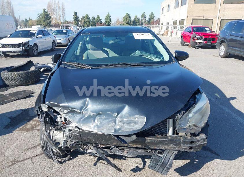 Photo 13 of 2014 Toyota Corolla LE (VIN 5YFBURHEXEP052055)