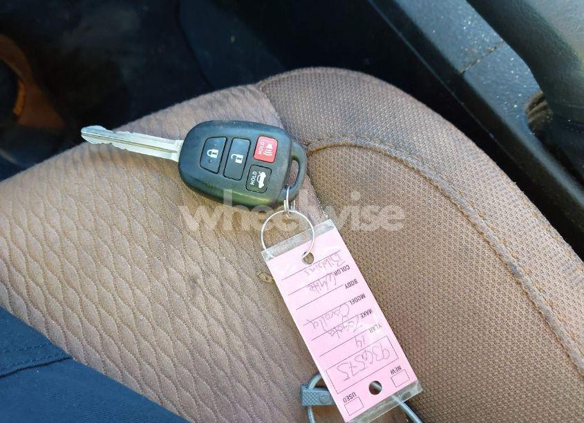 Photo 11 of 2014 Toyota Corolla LE (VIN 5YFBURHEXEP082396)