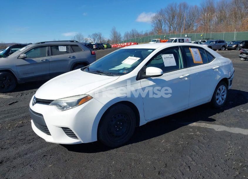 Photo 2 of 2014 Toyota Corolla LE (VIN 5YFBURHEXEP082396)