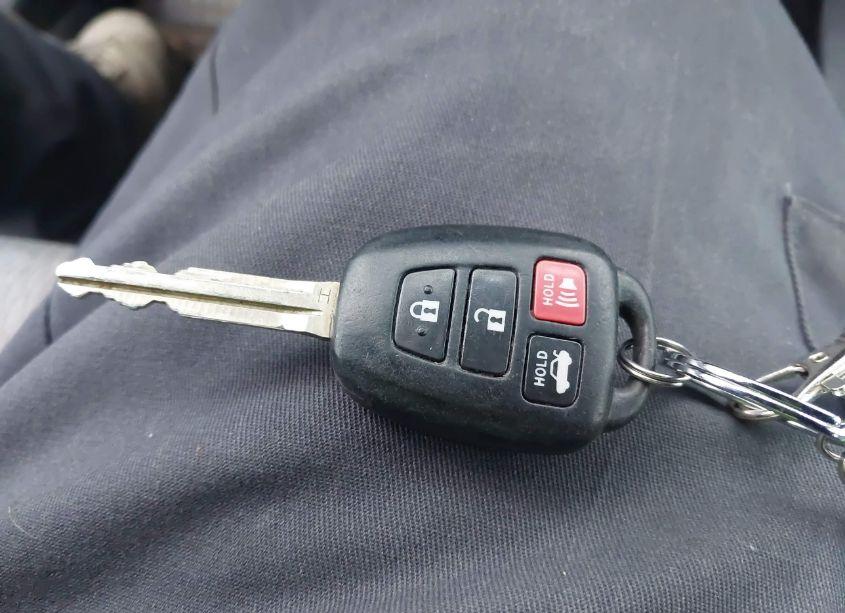 Photo 11 of 2014 Toyota Corolla LE (VIN 5YFBURHEXEP092118)