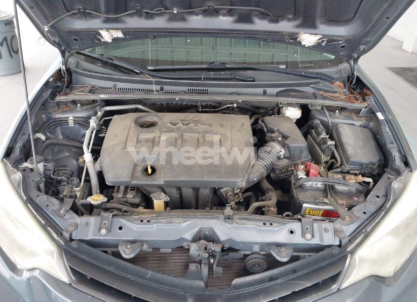 Photo 10 of 2014 Toyota Corolla LE (VIN 5YFBURHEXEP106034)