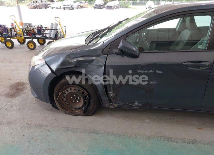 Photo 6 of 2014 Toyota Corolla LE (VIN 5YFBURHEXEP106034)