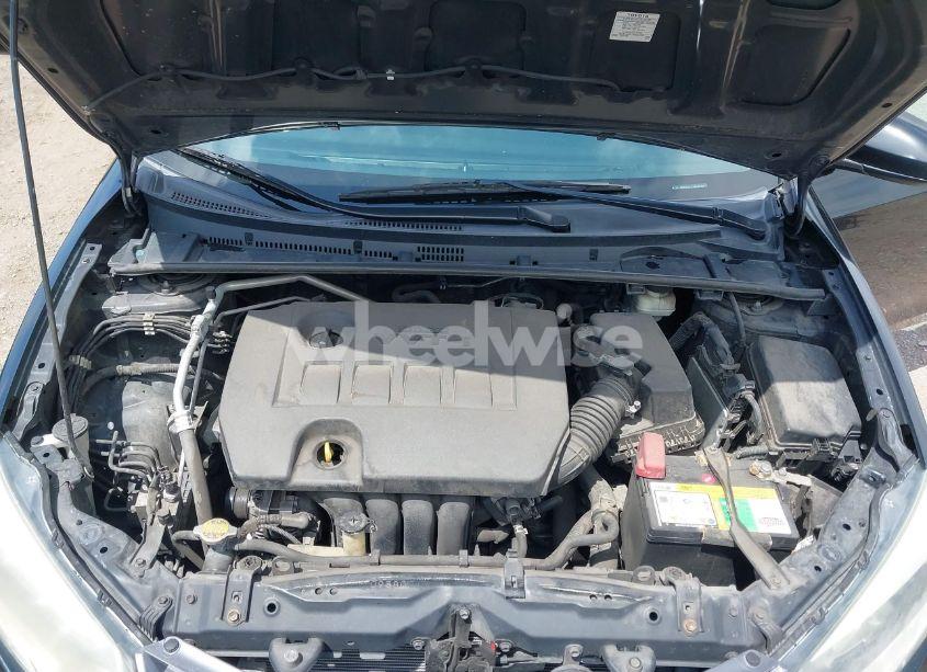 Photo 10 of 2015 Toyota Corolla LE (VIN 5YFBURHEXFP184931)