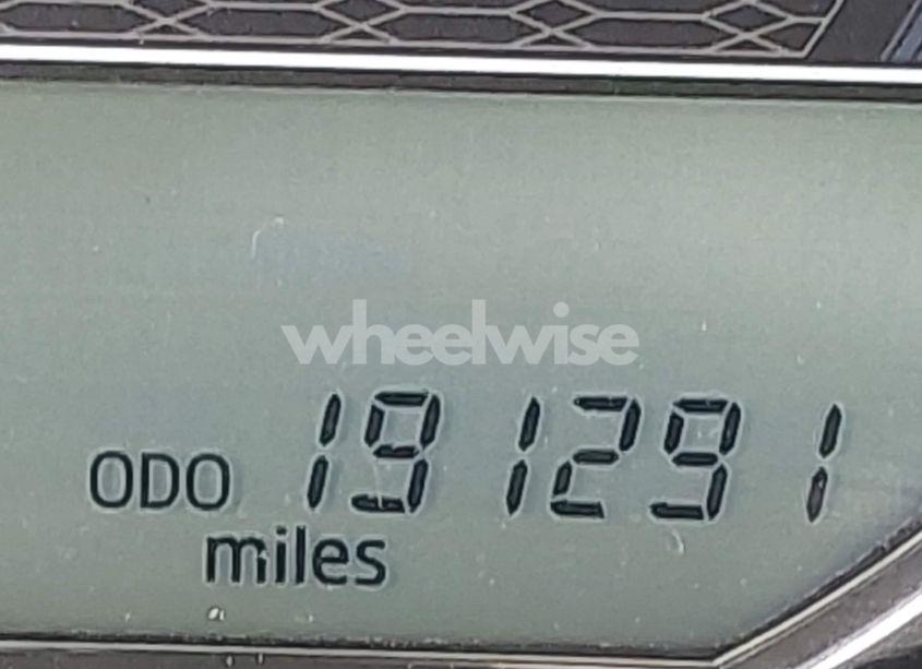 Photo 16 of 2015 Toyota Corolla LE (VIN 5YFBURHEXFP184931)