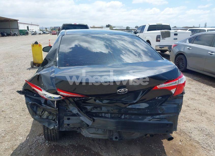 Photo 17 of 2015 Toyota Corolla LE (VIN 5YFBURHEXFP184931)