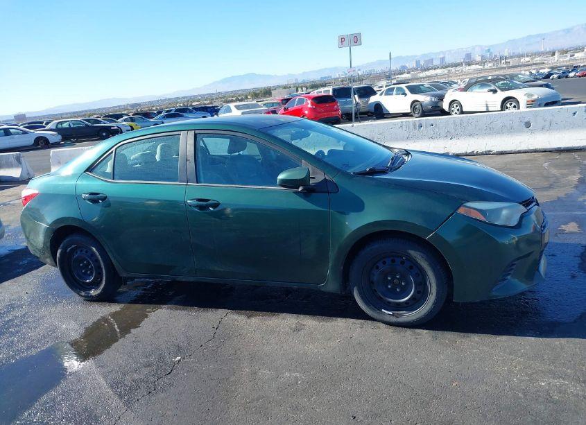 Photo 13 of 2015 Toyota Corolla LE (VIN 5YFBURHEXFP207964)