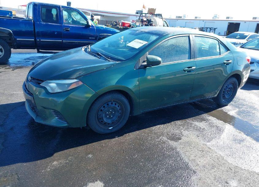Photo 2 of 2015 Toyota Corolla LE (VIN 5YFBURHEXFP207964)
