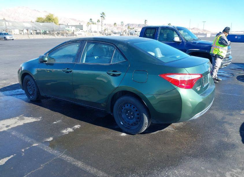 Photo 3 of 2015 Toyota Corolla LE (VIN 5YFBURHEXFP207964)