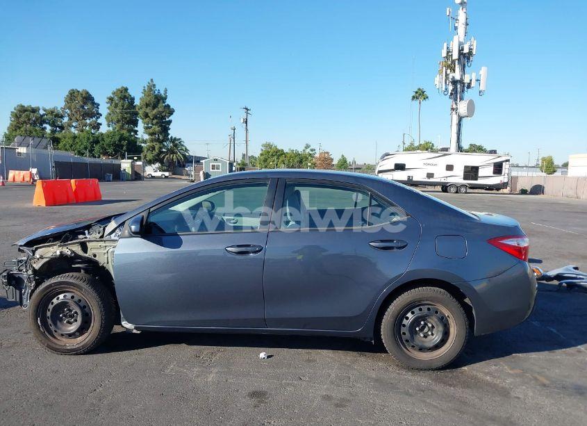 Photo 13 of 2015 Toyota Corolla LE (VIN 5YFBURHEXFP236719)