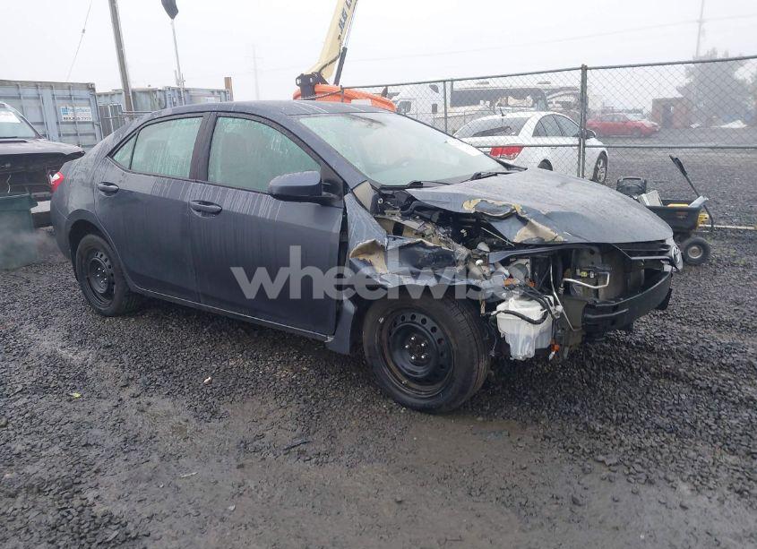 2015 Toyota Corolla LE (VIN 5YFBURHEXFP244755) main photo