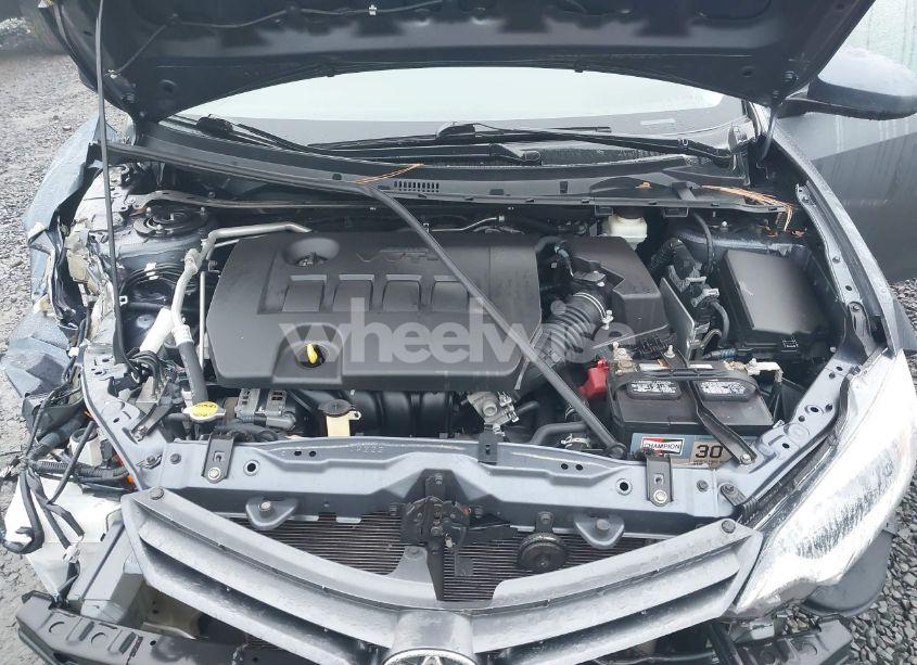 Photo 10 of 2015 Toyota Corolla LE (VIN 5YFBURHEXFP244755)