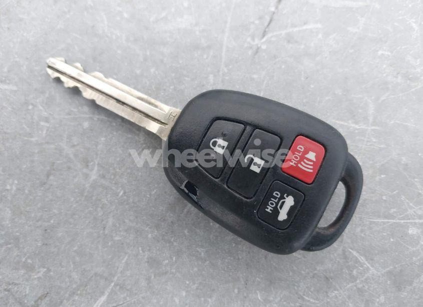 Photo 11 of 2015 Toyota Corolla LE (VIN 5YFBURHEXFP244755)