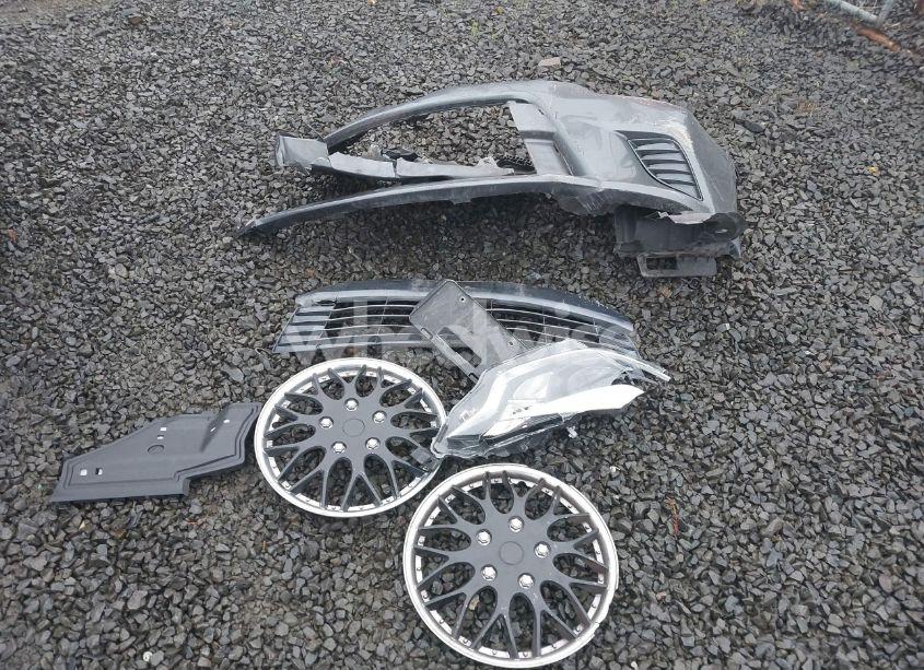 Photo 12 of 2015 Toyota Corolla LE (VIN 5YFBURHEXFP244755)