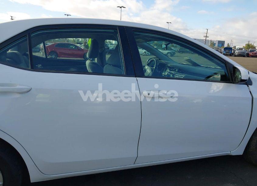 Photo 13 of 2015 Toyota Corolla L (VIN 5YFBURHEXFP260177)