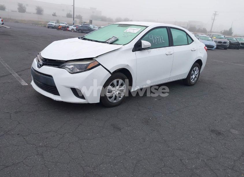Photo 2 of 2015 Toyota Corolla L (VIN 5YFBURHEXFP260177)