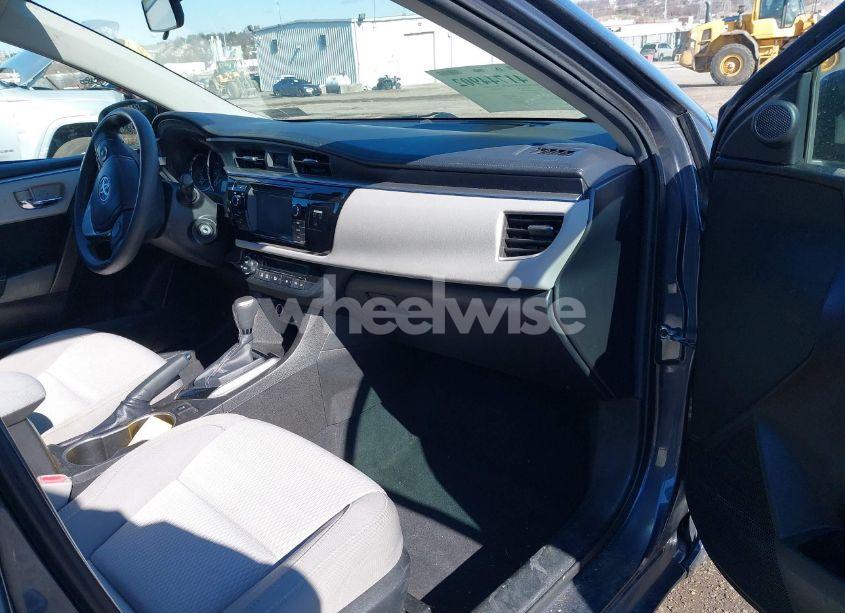 Photo 5 of 2015 Toyota Corolla LE (VIN 5YFBURHEXFP263886)