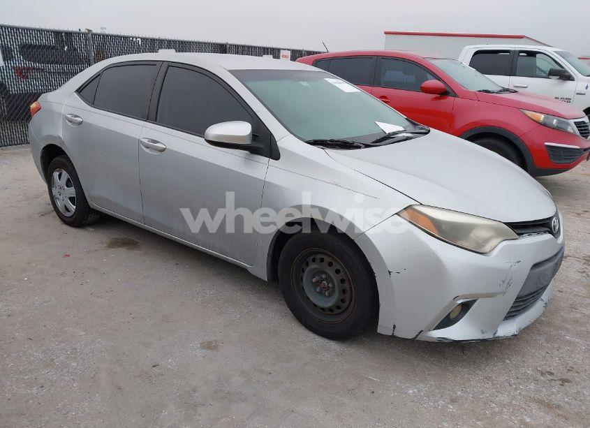 2015 Toyota Corolla L (VIN 5YFBURHEXFP268540) main photo