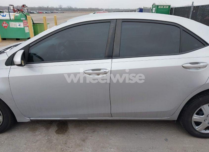 Photo 14 of 2015 Toyota Corolla L (VIN 5YFBURHEXFP268540)