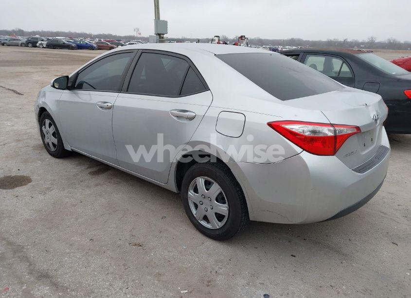 Photo 3 of 2015 Toyota Corolla L (VIN 5YFBURHEXFP268540)