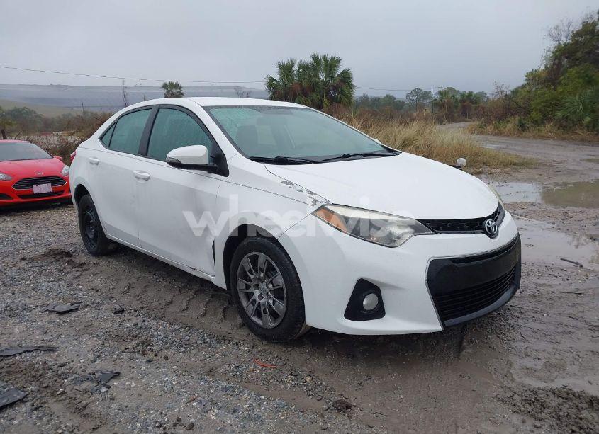 2015 Toyota Corolla S (VIN 5YFBURHEXFP268957) main photo