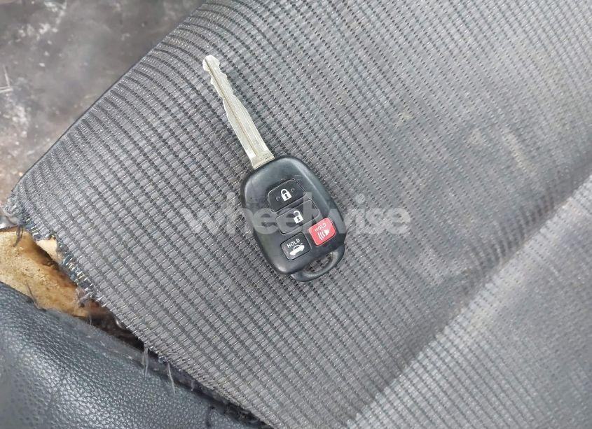 Photo 11 of 2015 Toyota Corolla S (VIN 5YFBURHEXFP268957)