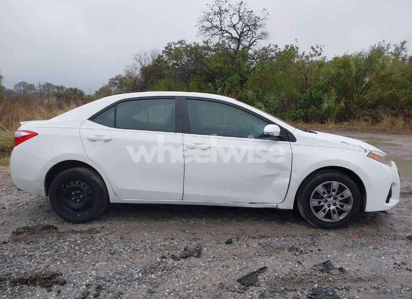 Photo 13 of 2015 Toyota Corolla S (VIN 5YFBURHEXFP268957)