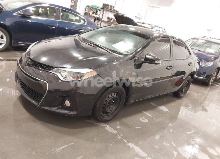 Photo 2 of 2015 Toyota Corolla S (VIN 5YFBURHEXFP282731)