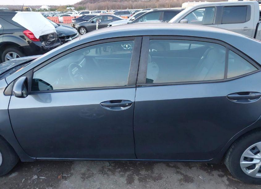 Photo 15 of 2015 Toyota Corolla L (VIN 5YFBURHEXFP364118)