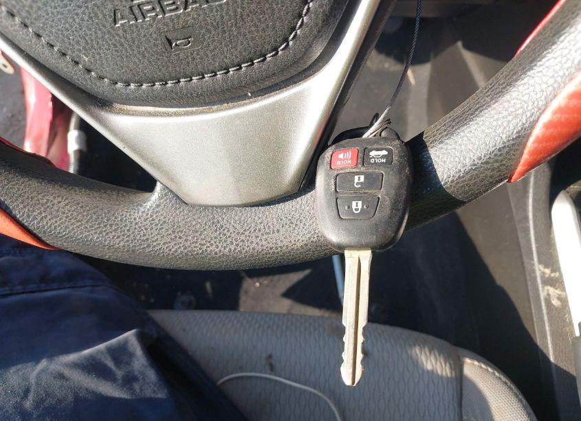 Photo 11 of 2015 Toyota Corolla LE (VIN 5YFBURHEXFP364328)