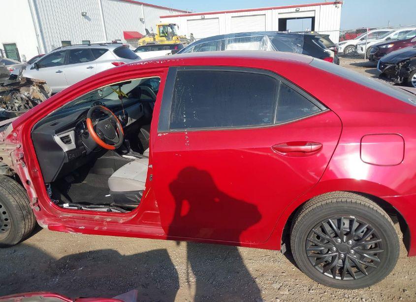 Photo 15 of 2015 Toyota Corolla LE (VIN 5YFBURHEXFP364328)