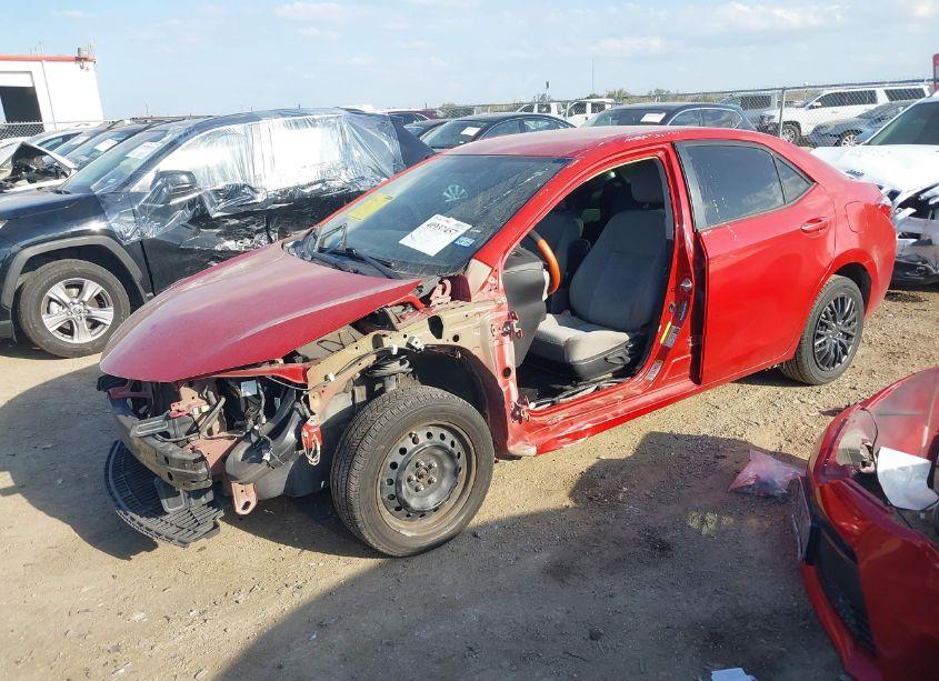 Photo 2 of 2015 Toyota Corolla LE (VIN 5YFBURHEXFP364328)