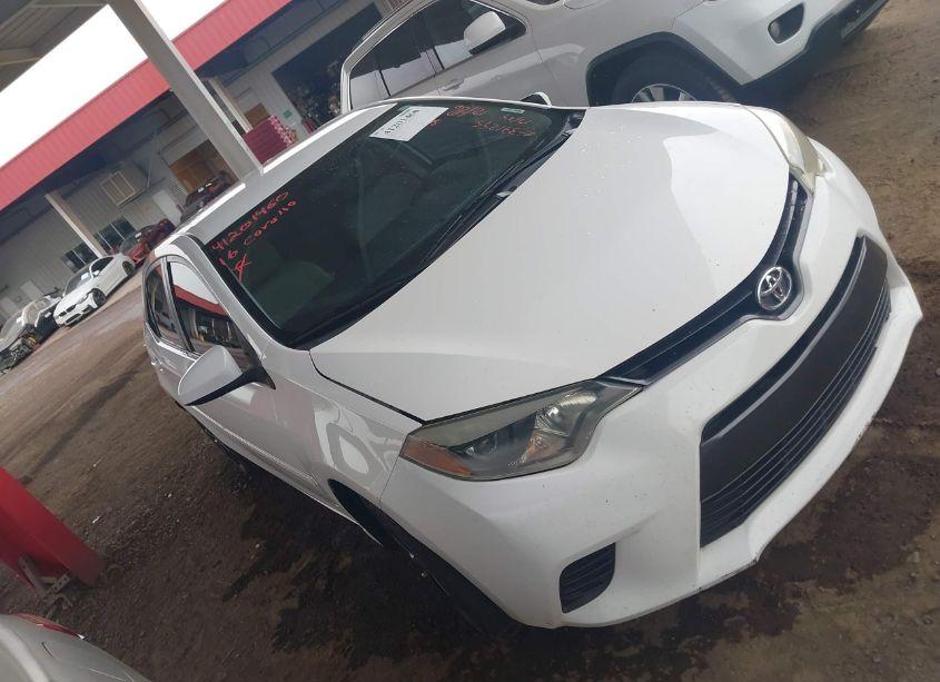 2016 Toyota Corolla LE (VIN 5YFBURHEXGP371295) main photo