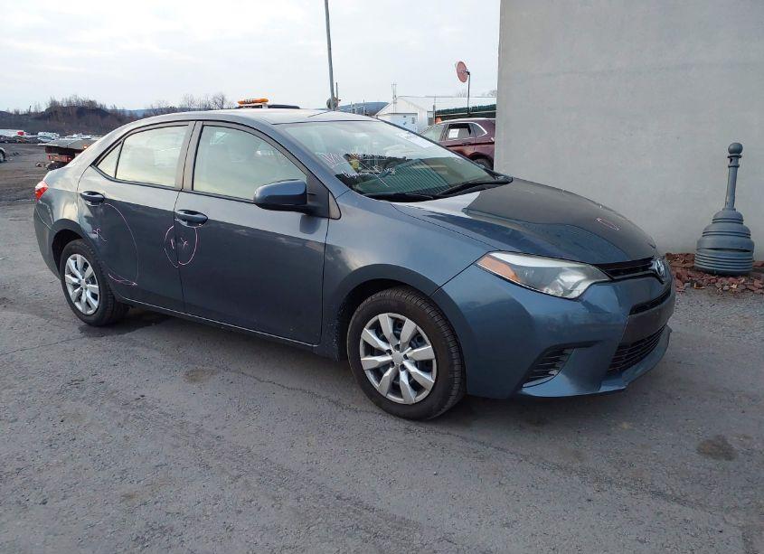 2016 Toyota Corolla LE (VIN 5YFBURHEXGP387531) main photo