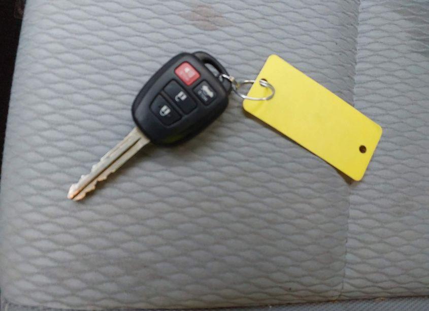 Photo 11 of 2016 Toyota Corolla LE (VIN 5YFBURHEXGP387531)