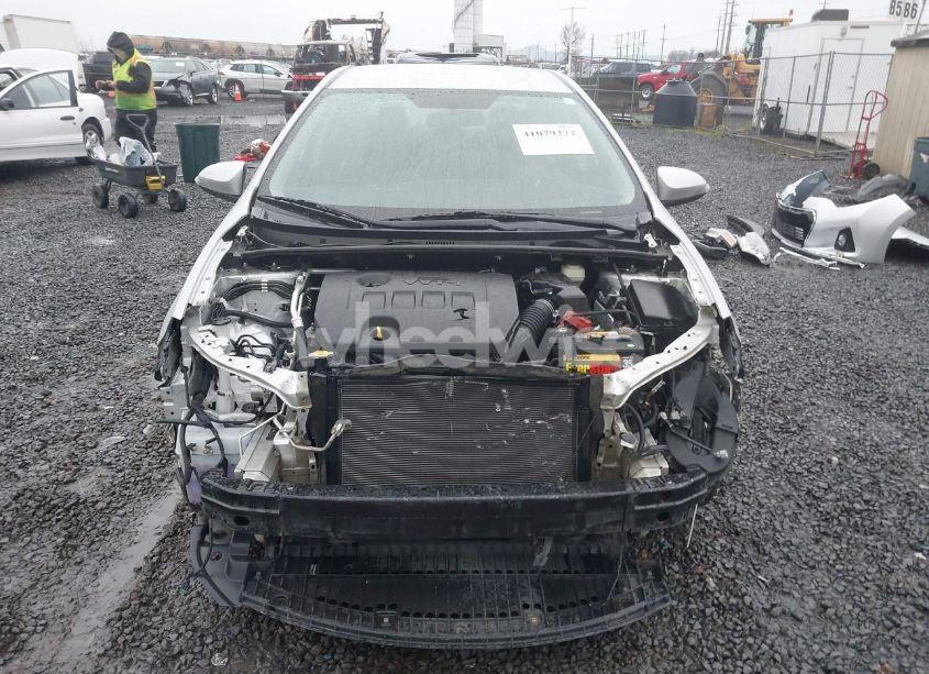 Photo 13 of 2016 Toyota Corolla S PLUS (VIN 5YFBURHEXGP390140)