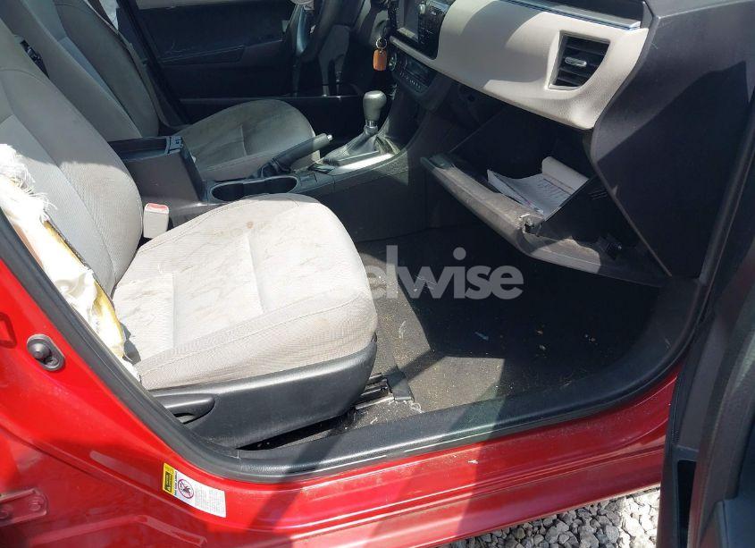 Photo 5 of 2016 Toyota Corolla LE (VIN 5YFBURHEXGP473342)