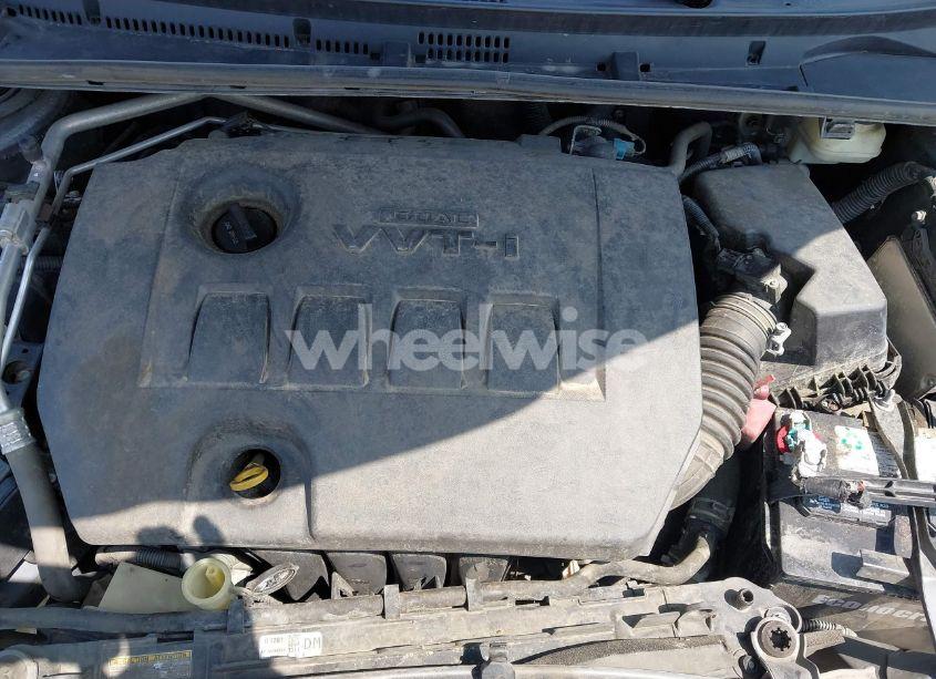 Photo 10 of 2016 Toyota Corolla LE (VIN 5YFBURHEXGP528761)