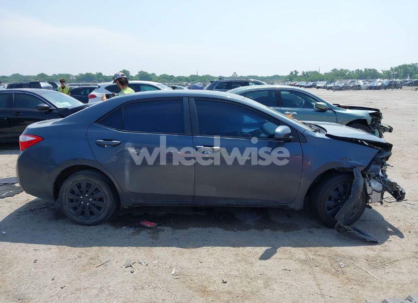 Photo 13 of 2016 Toyota Corolla LE (VIN 5YFBURHEXGP528761)