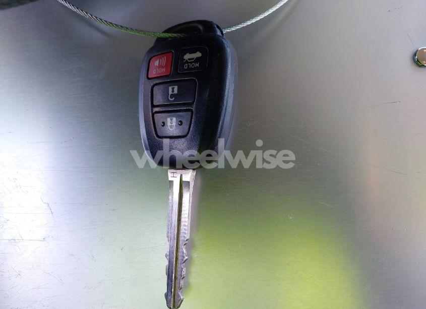 Photo 11 of 2016 Toyota Corolla LE (VIN 5YFBURHEXGP565549)