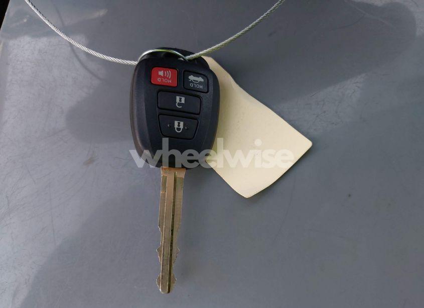 Photo 11 of 2016 Toyota Corolla LE (VIN 5YFBURHEXGP568094)