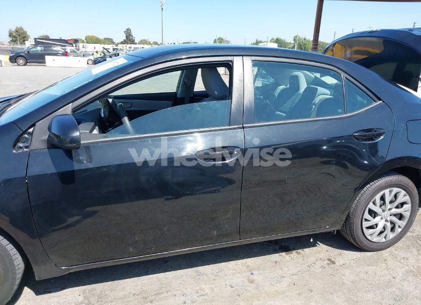 Photo 15 of 2017 Toyota Corolla LE (VIN 5YFBURHEXHP569926)