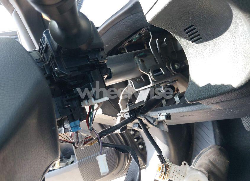 Photo 18 of 2017 Toyota Corolla LE (VIN 5YFBURHEXHP569926)