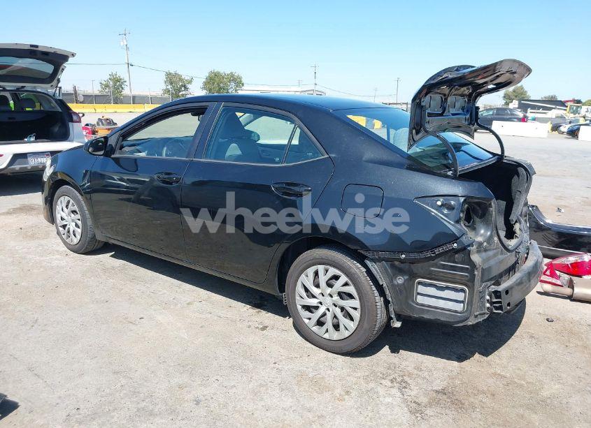 Photo 3 of 2017 Toyota Corolla LE (VIN 5YFBURHEXHP569926)