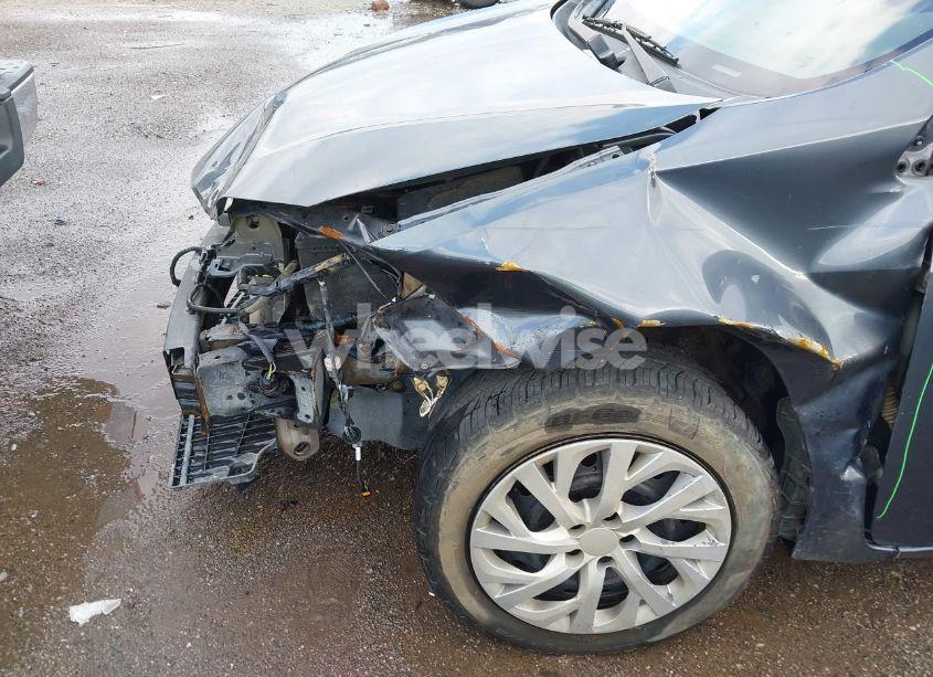 Photo 19 of 2017 Toyota Corolla LE (VIN 5YFBURHEXHP574107)