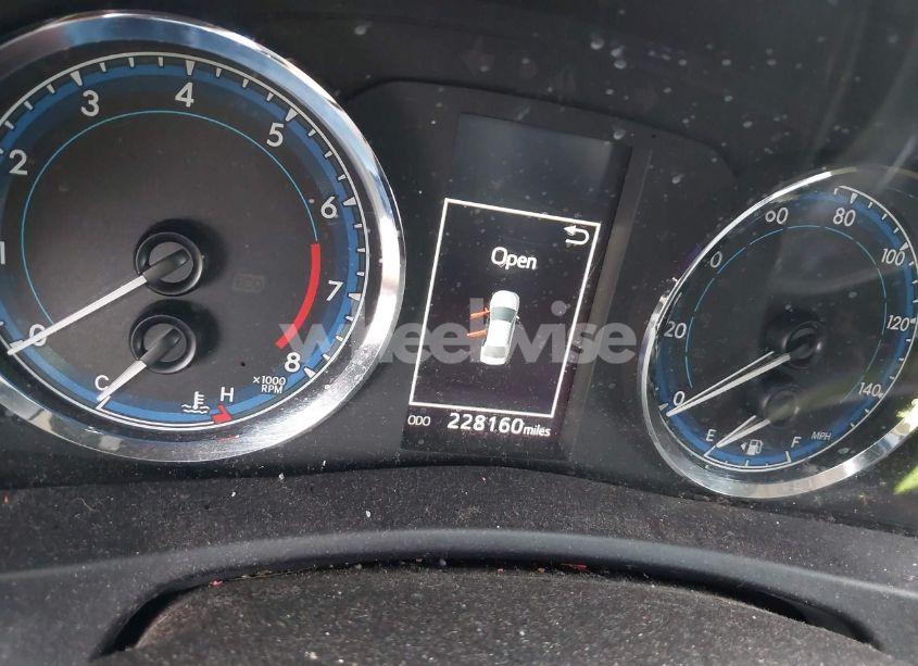 Photo 7 of 2017 Toyota Corolla SE (VIN 5YFBURHEXHP618056)