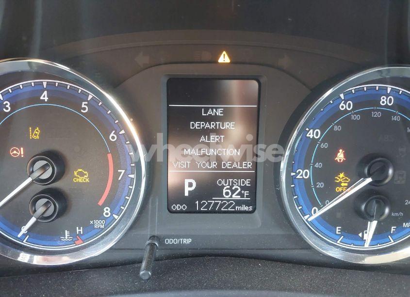 Photo 16 of 2017 Toyota Corolla LE (VIN 5YFBURHEXHP645015)