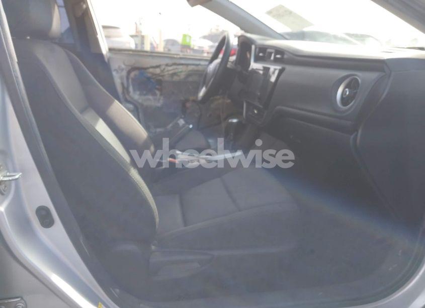 Photo 5 of 2017 Toyota Corolla LE (VIN 5YFBURHEXHP645015)