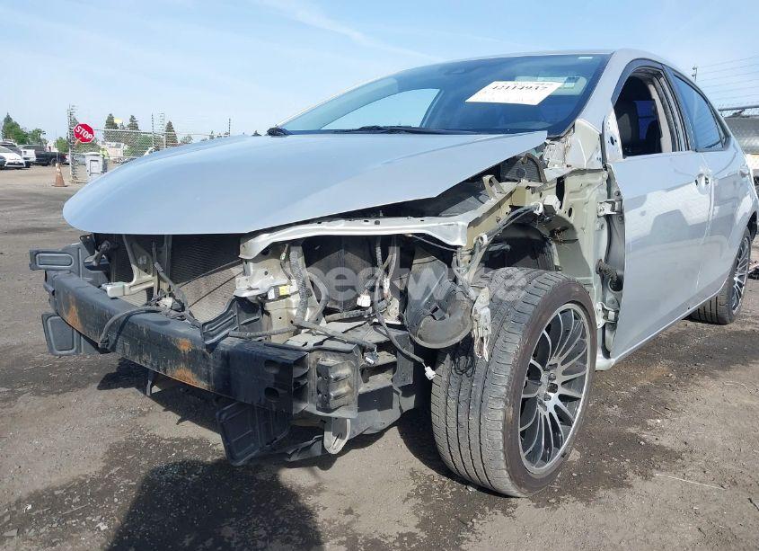 Photo 6 of 2017 Toyota Corolla LE (VIN 5YFBURHEXHP645015)