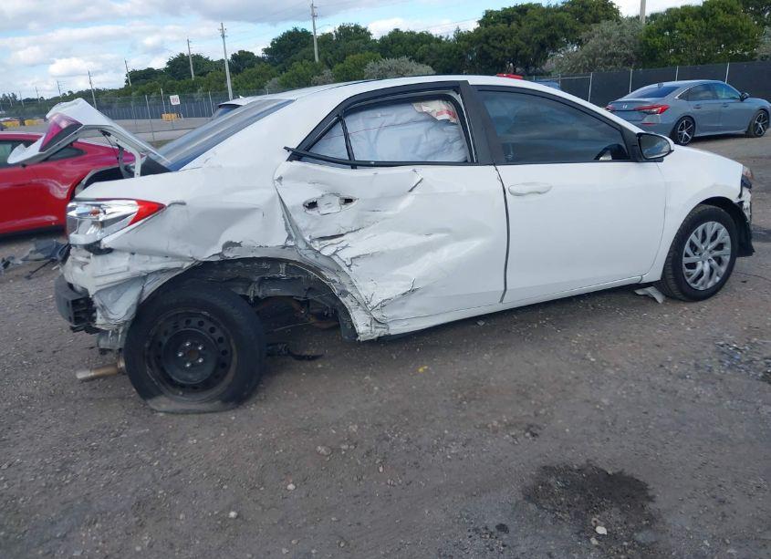 Photo 4 of 2017 Toyota Corolla LE (VIN 5YFBURHEXHP654247)